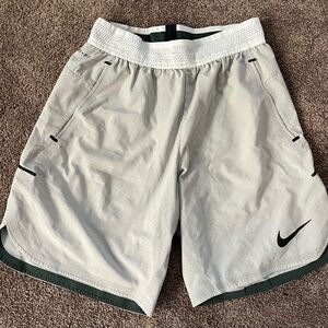 Nike Men’s dri fit shorts size small